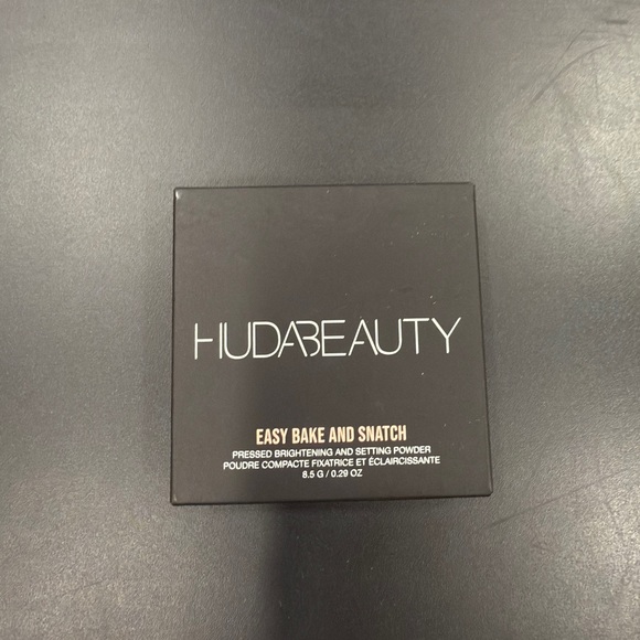 HUDA BEAUTY Cinnamon Bun Setting Powder - Picture 1 of 3